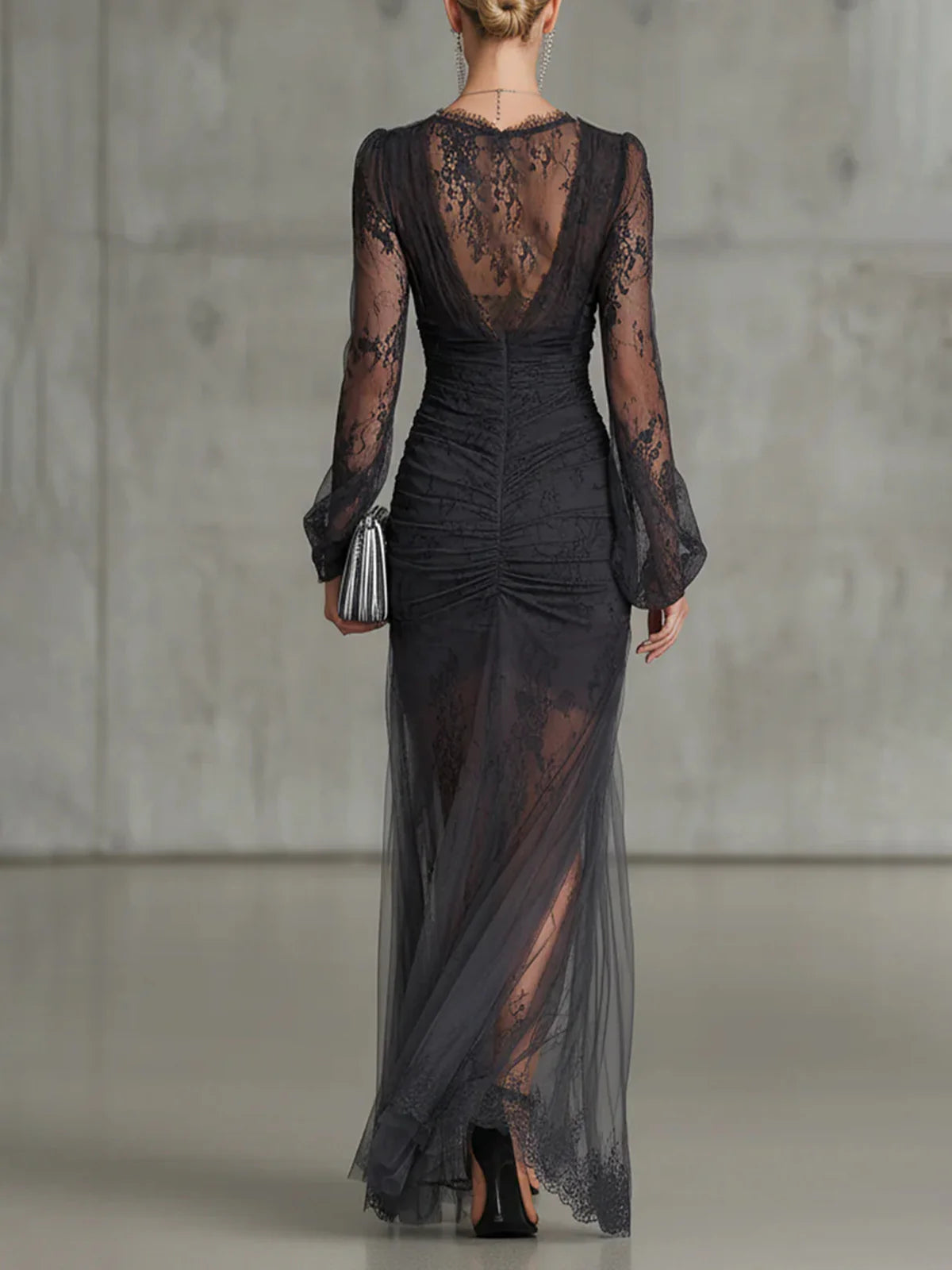 Laura | Maxikleid geraft aus Spitze dunkelgrau