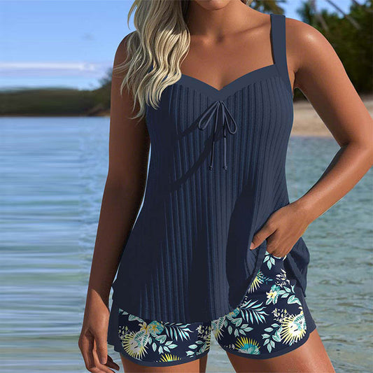 Lena | Zweiteiliger gestreifter Tankini mit Strandshorts